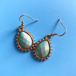 🔸Vintage Gold and Seafoam Green Dangle Earrings